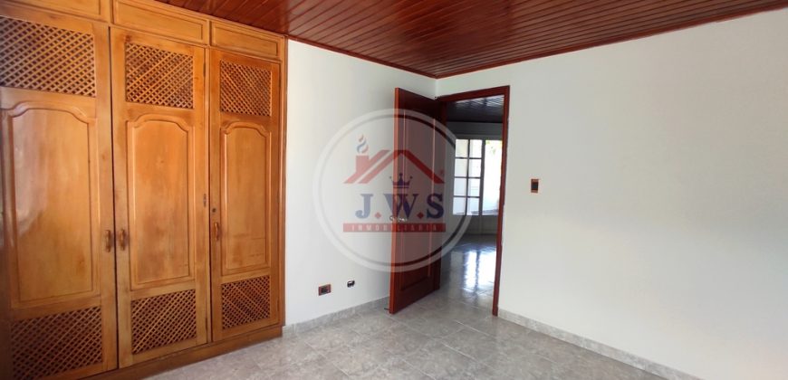CASA EN ARRIENDO