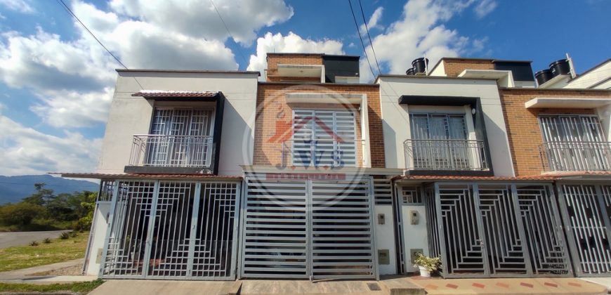 CASA EN ARRIENDO