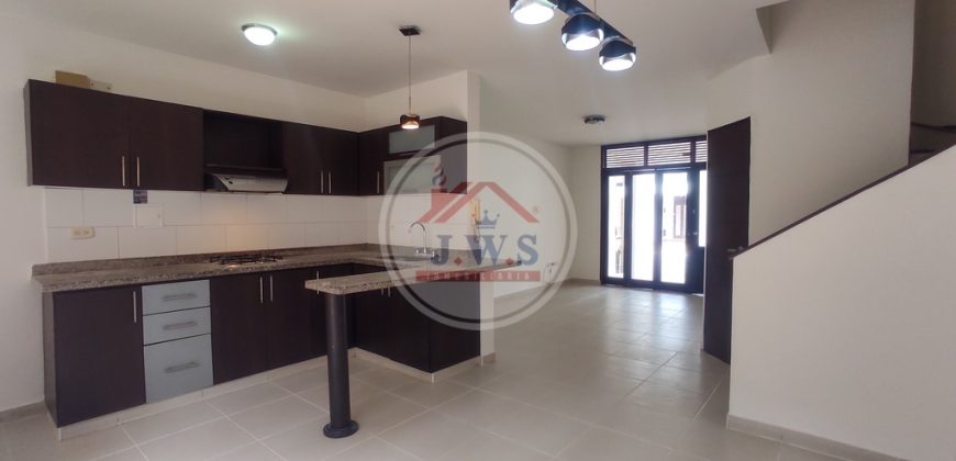 CASA EN ARRIENDO