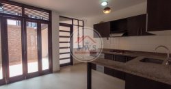 CASA EN ARRIENDO