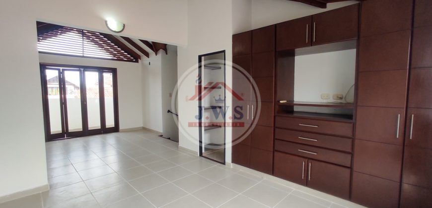 CASA EN ARRIENDO