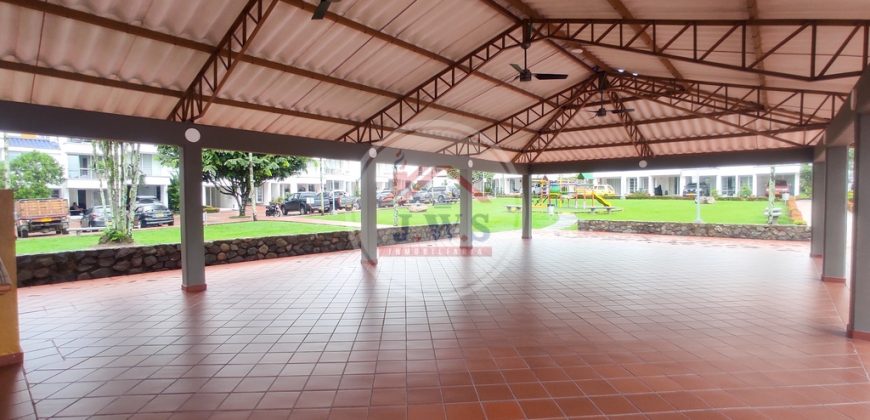 CASA EN ARRIENDO