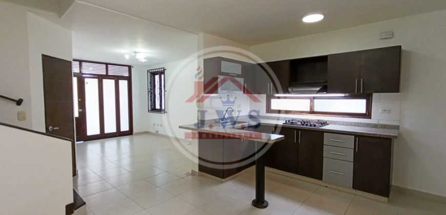 CASA EN ARRIENDO