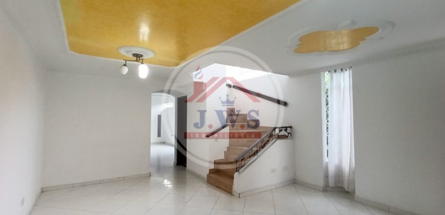 CASA ARRIENDO