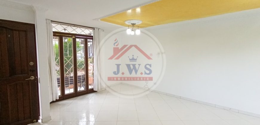CASA ARRIENDO