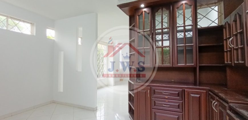 CASA ARRIENDO