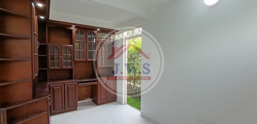 CASA ARRIENDO