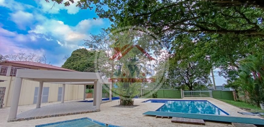 APARTAMENTO EN ARRIENDO