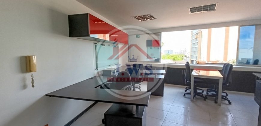 OFICINA AMOBLADA EN ARRIENDO