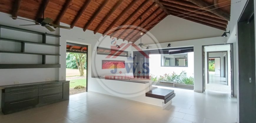 CASA QUINTA EN VENTA CASA QUINTA EN VENTA