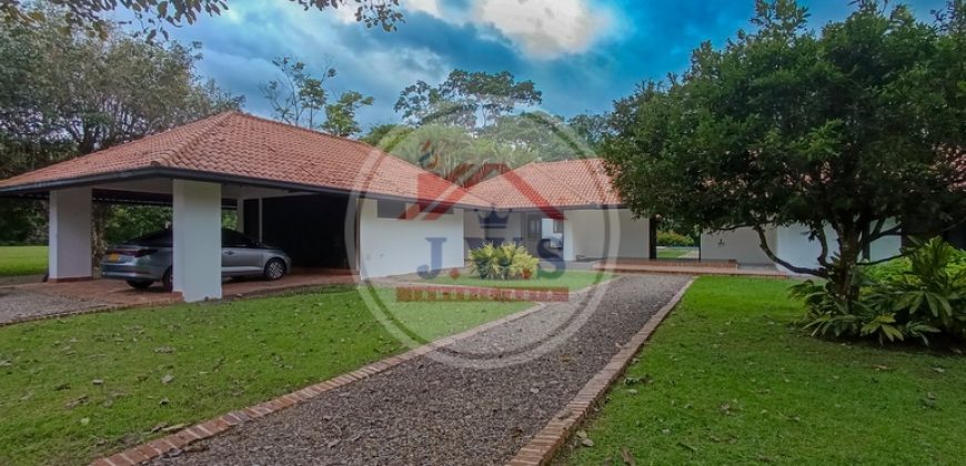 CASA QUINTA EN VENTA CASA QUINTA EN VENTA