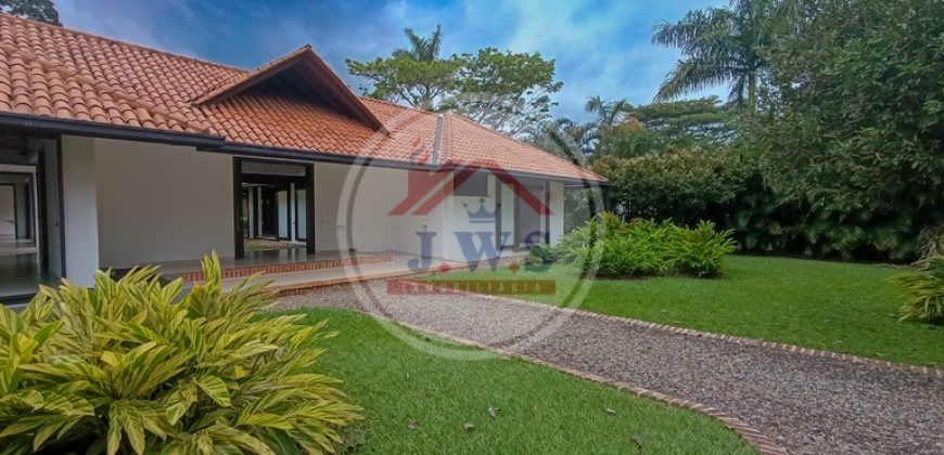 CASA QUINTA EN VENTA CASA QUINTA EN VENTA